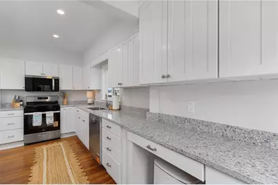 46 Esplanade, Middletown, RI 02842 - Photo 20