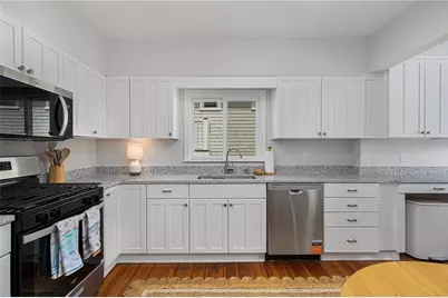 46 Esplanade, Middletown, RI 02842 - Photo 18