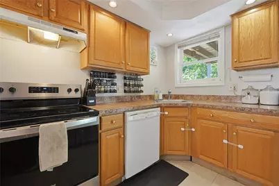 3399 Post Road, Warwick, RI 02886 - Photo 8