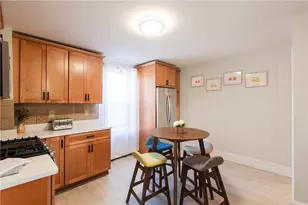 16 Pond Ave, Newport, RI 02840 - Photo 2