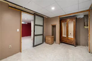 33 Moorefield St, Providence, RI 02909 - Photo 4