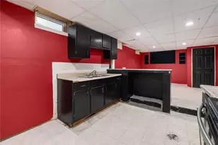 33 Moorefield St, Providence, RI 02909 - Photo 12