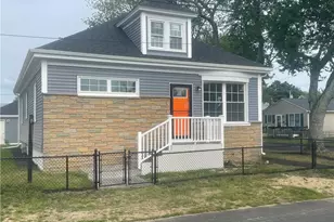 51 Rosella Ave, Pawtucket, RI 02861 - Photo 2