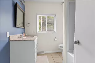 4160 Post Rd, Warwick, RI 02818 - Photo 26