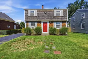 37 Planet Ave, East Providence, RI 02915 - Photo 2