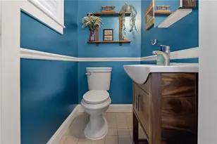 19 Cold Spring St, Providence, RI 02906 - Photo 8