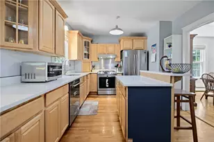19 Cold Spring St, Providence, RI 02906 - Photo 10