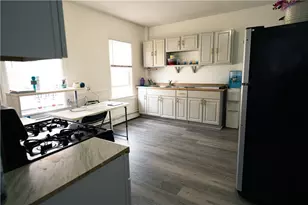 42 Calder St, Providence, RI 02907 - Photo 12