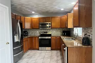 70 Fieldside Dr, Woonsocket, RI 02895 - Photo 4