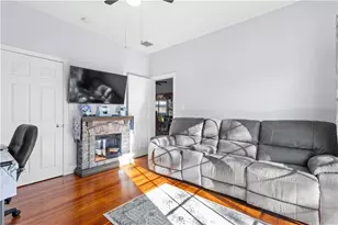 136 Windmill St, Pawtucket, RI 02860 - Photo 6