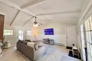 262 Pequot Ave, Warwick, RI 02889 - Photo 6