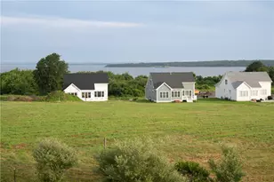 25 Bunker Hill Crossing, Portsmouth, RI 02871 - Photo 1