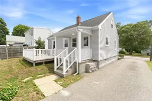 27 Norman St, Cumberland, RI 02864 - Photo 6