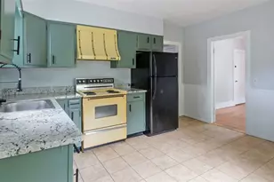 27 Hillside Ave, Providence, RI 02906 - Photo 6