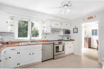 49 Evergreen Drive, Portsmouth, RI 02871 - Photo 12