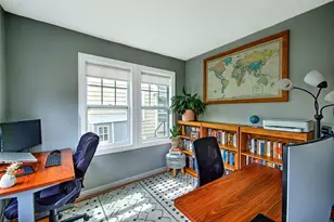 35 Sheffield Ave, Pawtucket, RI 02860 - Photo 10
