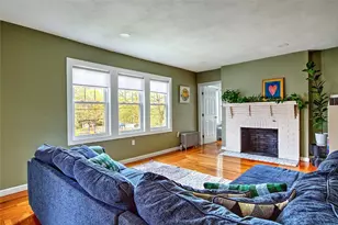 35 Sheffield Ave, Pawtucket, RI 02860 - Photo 8