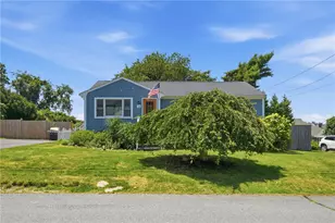 76 Redwood Rd, Portsmouth, RI 02871 - Photo 4