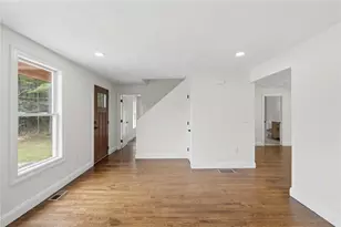 18 Teaberry Ln, Hopkinton, RI 02832 - Photo 4