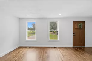 18 Teaberry Ln, Hopkinton, RI 02832 - Photo 6