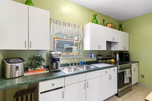 93 Whipple Ave, Cranston, RI 02920 - Photo 12