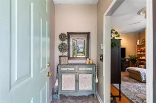 93 Whipple Ave, Cranston, RI 02920 - Photo 4
