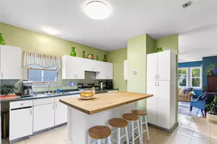 93 Whipple Ave, Cranston, RI 02920 - Photo 10