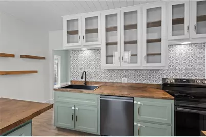49 Woodbine Street, Providence, RI 02906 - Photo 4