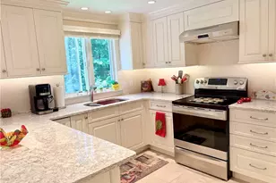 33 Mary Ann Dr, Exeter, RI 02822 - Photo 2