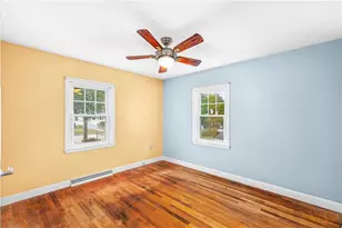 75 Thurston St, East Providence, RI 02915 - Photo 14
