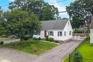 75 Thurston St, East Providence, RI 02915 - Photo 2