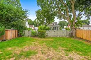 75 Thurston St, East Providence, RI 02915 - Photo 30