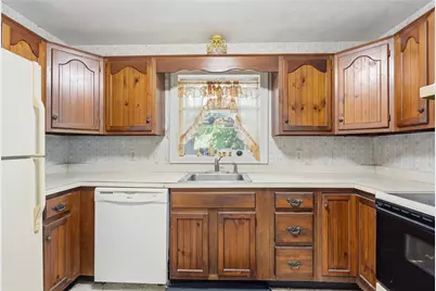 54 Narragansett Boulevard, Portsmouth, RI 02871 - Photo 8
