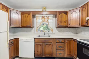54 Narragansett Blvd, Portsmouth, RI 02871 - Photo 8