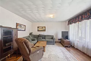 54 Narragansett Blvd, Portsmouth, RI 02871 - Photo 10