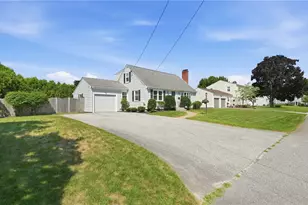 19 Crowfield Dr, Warwick, RI 02888 - Photo 2