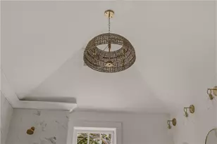 17 Dearborn St, Newport, RI 02840 - Photo 12