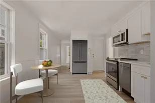 17 Dearborn St, Newport, RI 02840 - Photo 12