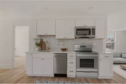 17 Dearborn Street, Newport, RI 02840 - Photo 8