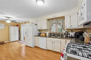 60 Sherman Ave, Cumberland, RI 02864 - Photo 10