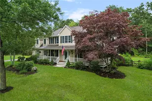 77 Mockingbird Ln, South Kingstown, RI 02879 - Photo 2