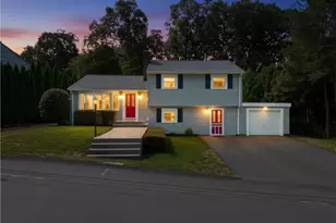 33 Shirley Dr, Cumberland, RI 02864 - Photo 2
