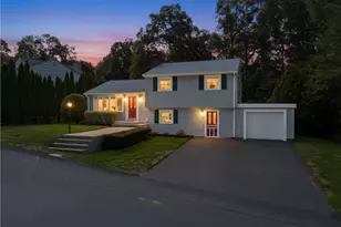 33 Shirley Dr, Cumberland, RI 02864 - Photo 4