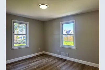496 Beverage Hill Avenue, Pawtucket, RI 02961 - Photo 8