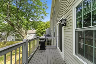 565 Quaker Ln, West Warwick, RI 02893 - Photo 10