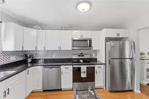565 Quaker Ln, West Warwick, RI 02893 - Photo 12