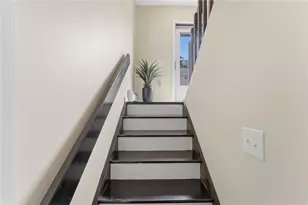565 Quaker Ln, West Warwick, RI 02893 - Photo 14