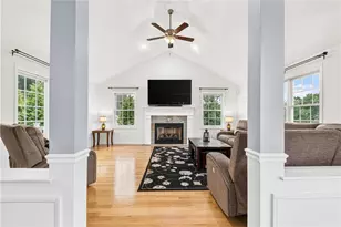 14 Longbrook Dr, Cumberland, RI 02864 - Photo 8