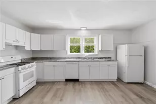 70 Veazie St, Providence, RI 02908 - Photo 2