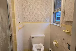 103 Windward Dr, Portsmouth, RI 02871 - Photo 8